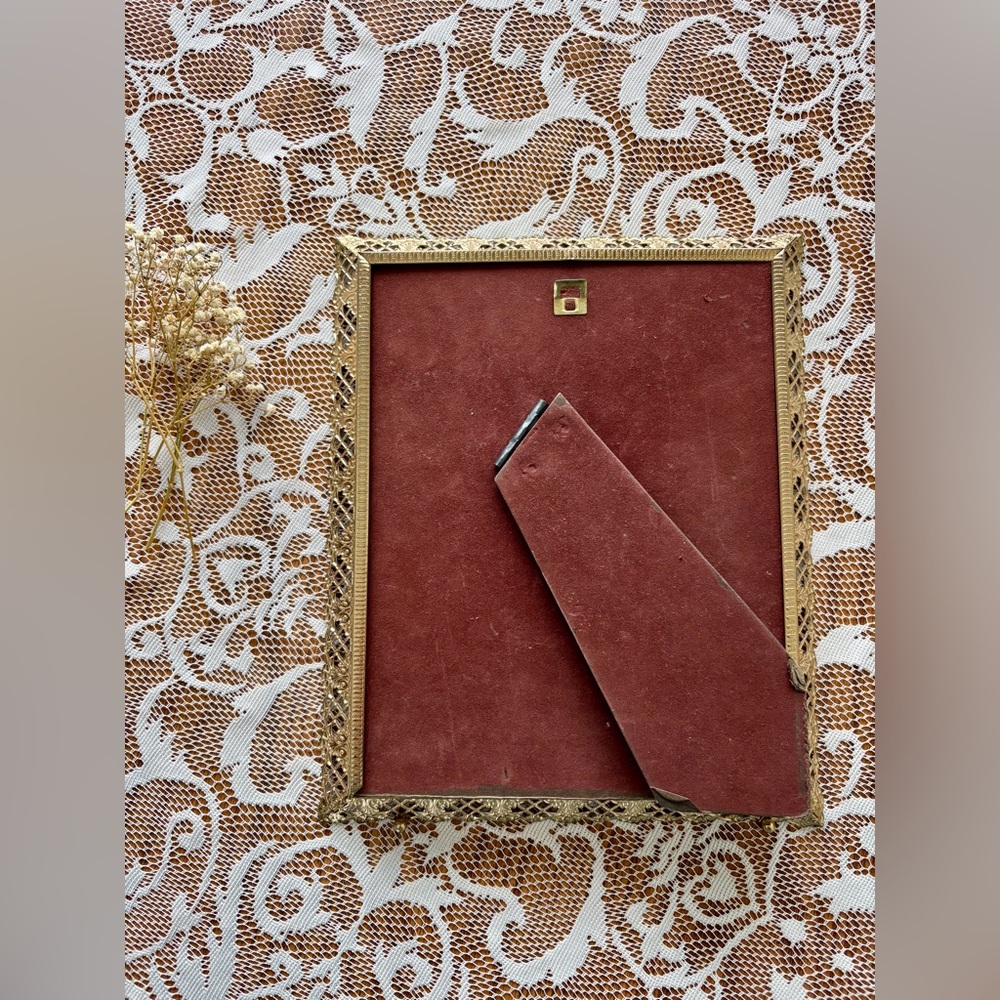 Vintage Gold Rimmed Photo Frame - Picture 6 of 6